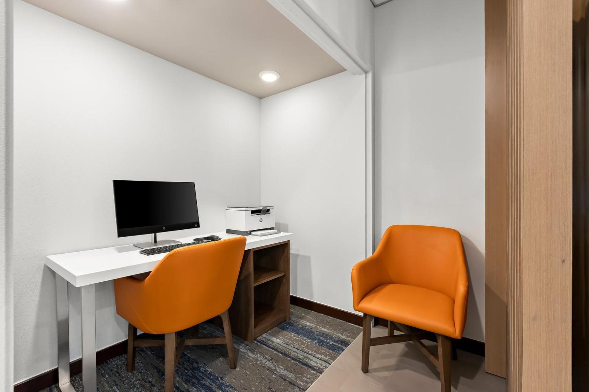 Holiday Inn Express Princeton Southeast By Ihg Plainsboro Exterior foto